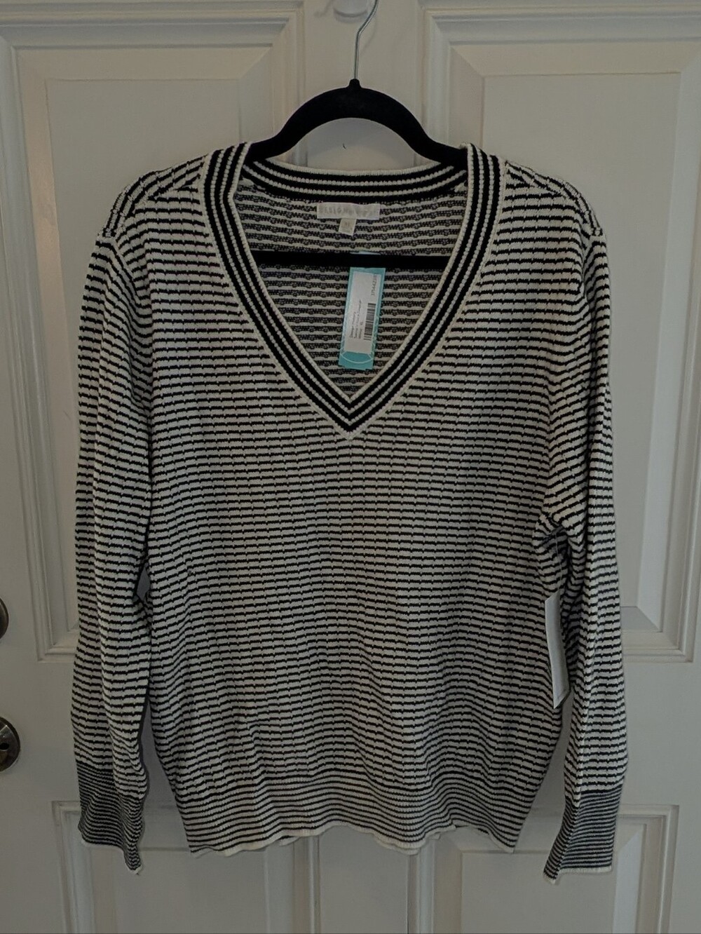 Design History Sanna V Neck Sweater - XL